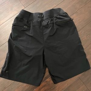 Brand new Fabletics men’s shorts medium